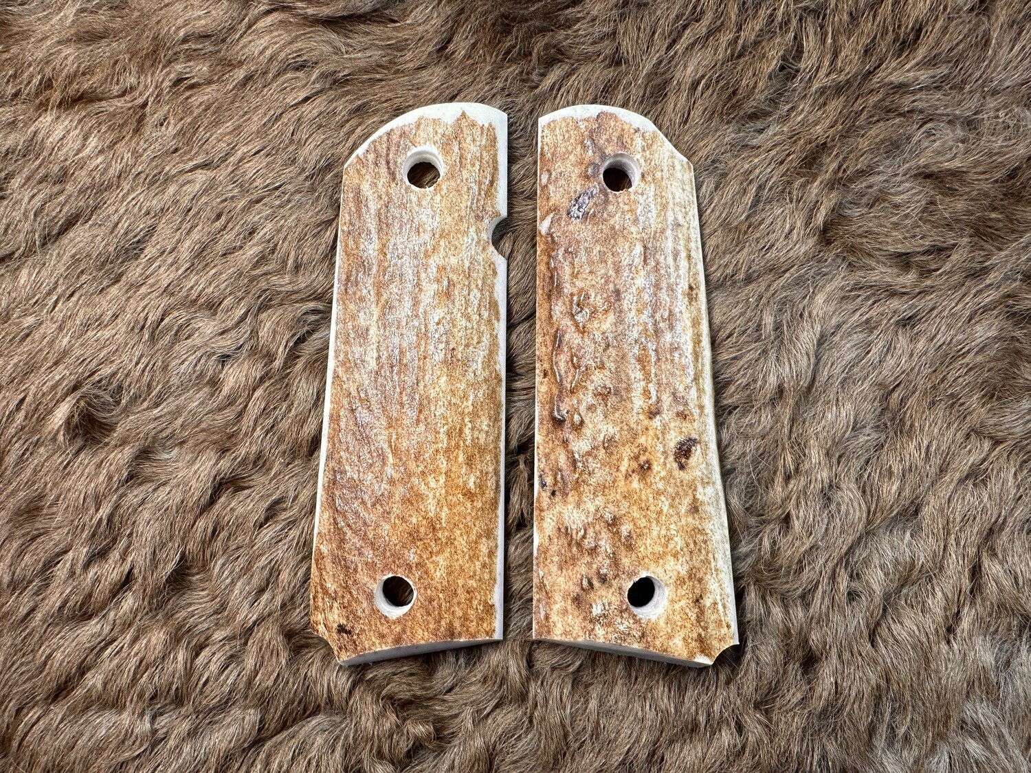 Traditional 1911 Stag Grips
