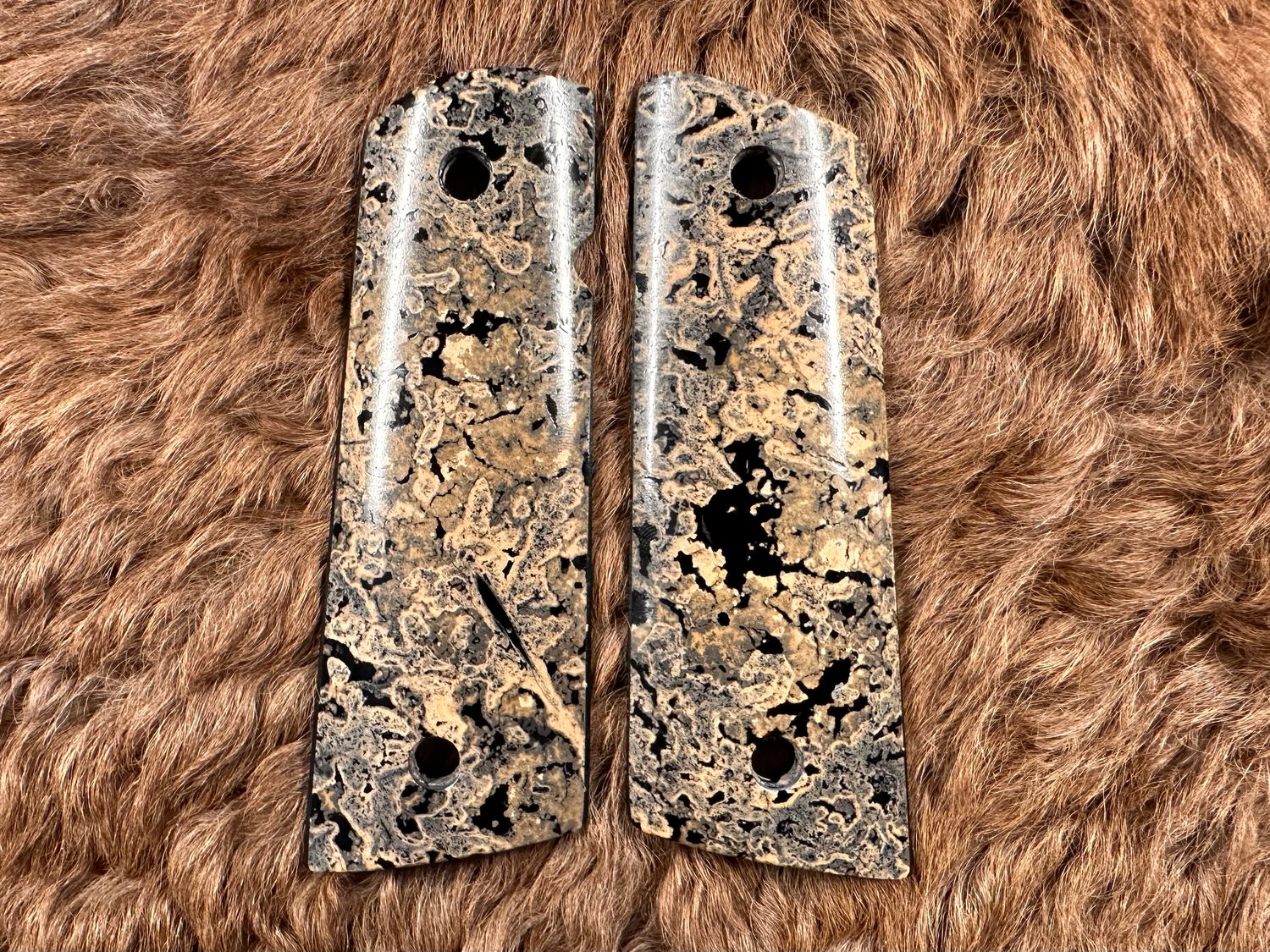 Black Hot Spring Grips for 1911