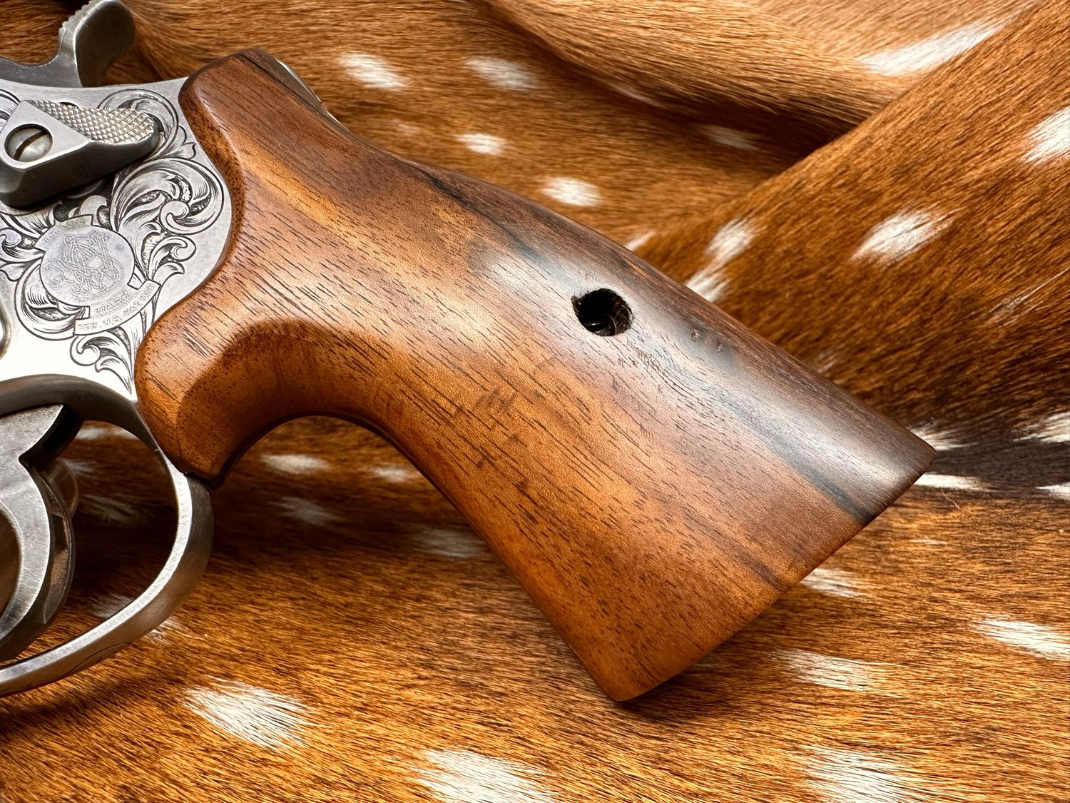 Smith & Wesson High Grade Walnut S&W Bear Hug Grips (N FRAME)