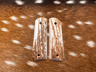 Traditional 1911 Stag Grips