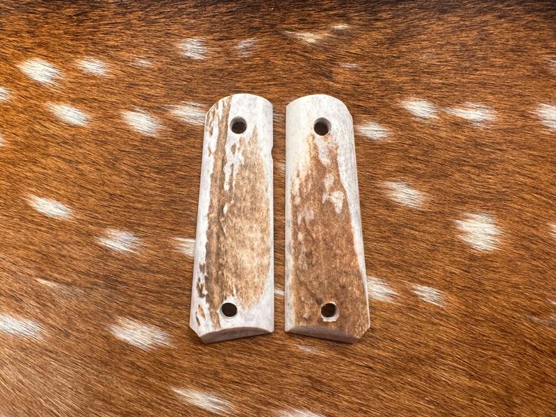 Traditional 1911 Stag Grips