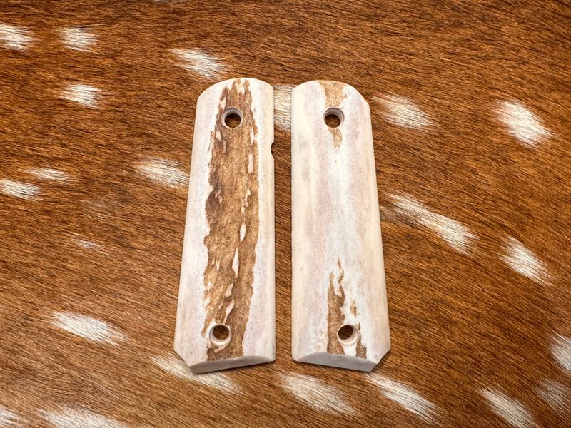 Traditional 1911 Stag Grips