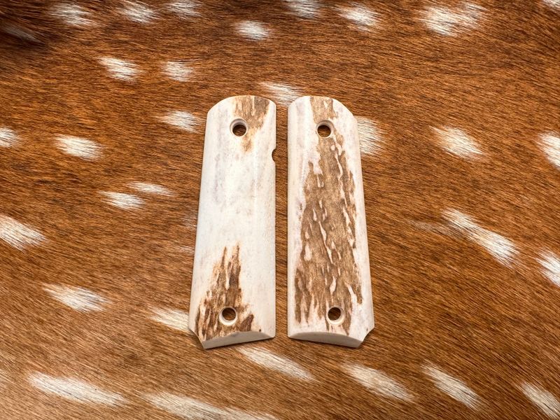 Traditional 1911 Stag Grips