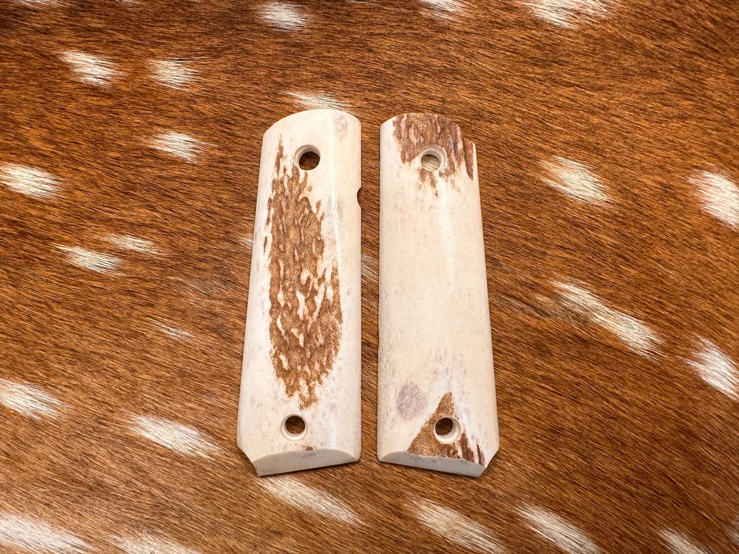 Traditional 1911 Stag Grips
