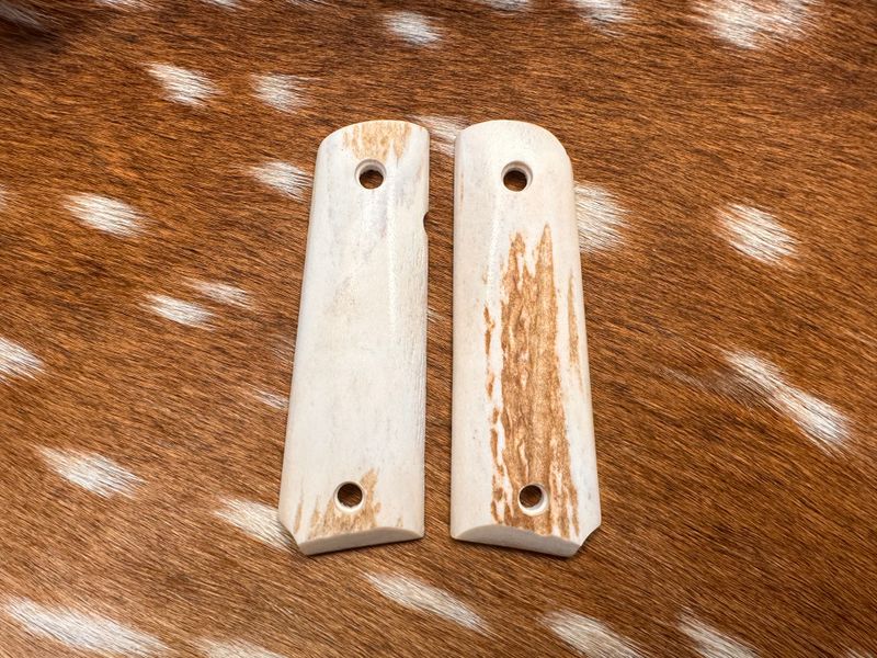 Traditional 1911 Stag Grips