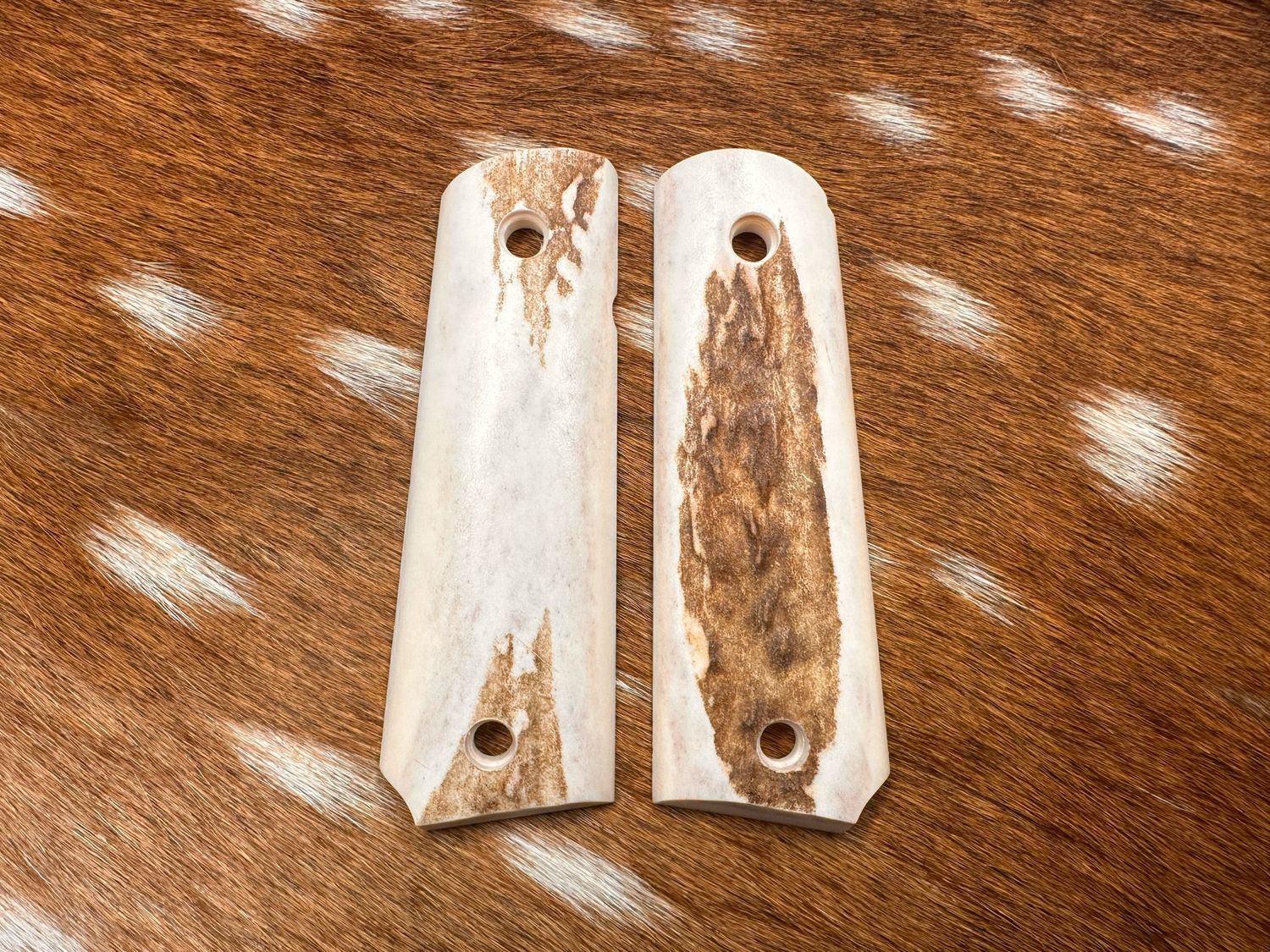 Traditional 1911 Stag Grips