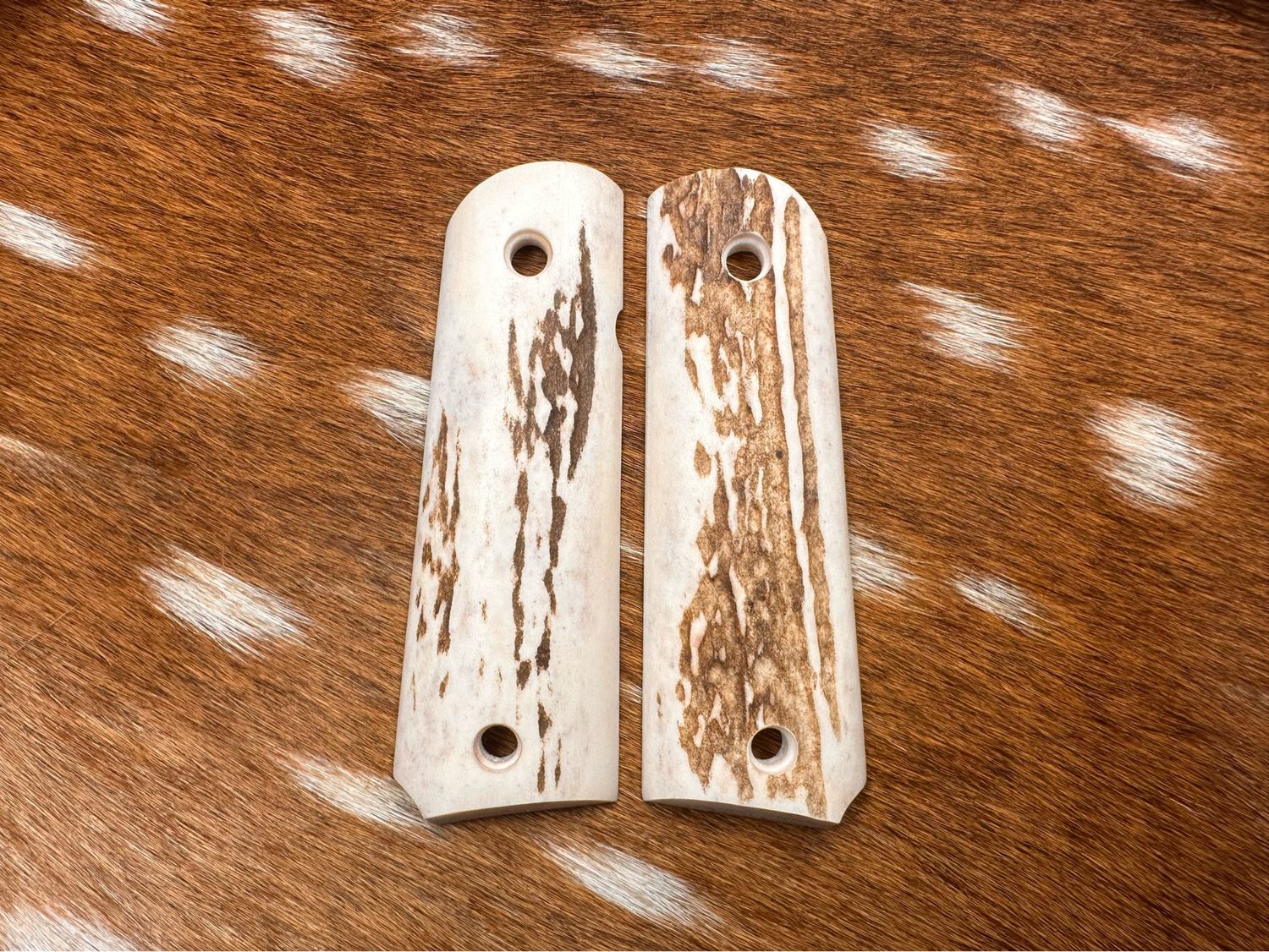 Traditional 1911 Stag Grips