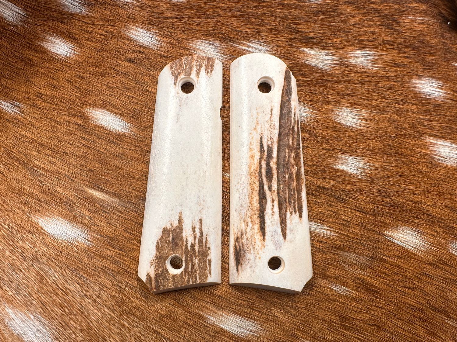 Traditional 1911 Stag Grips