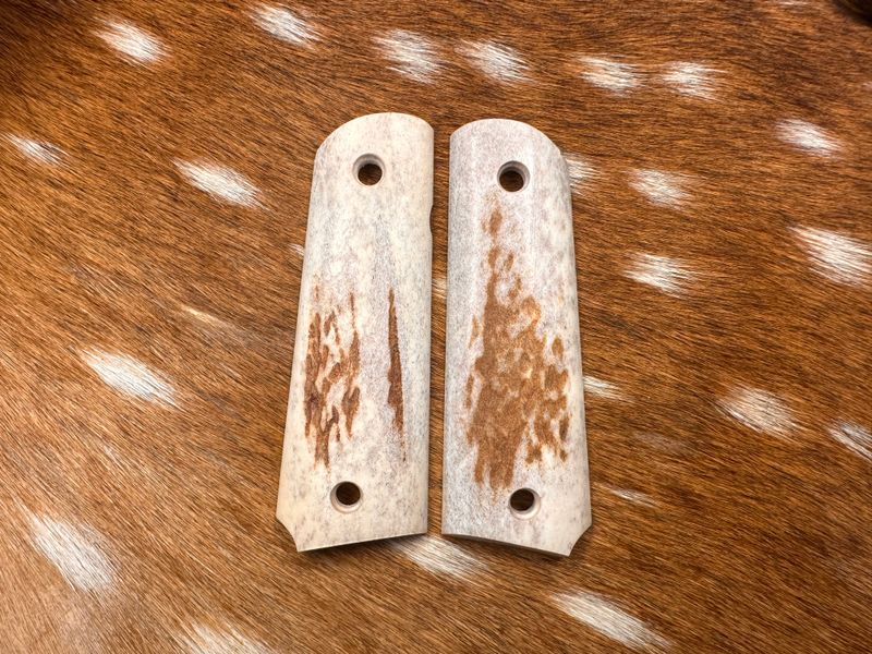 Traditional 1911 Stag Grips