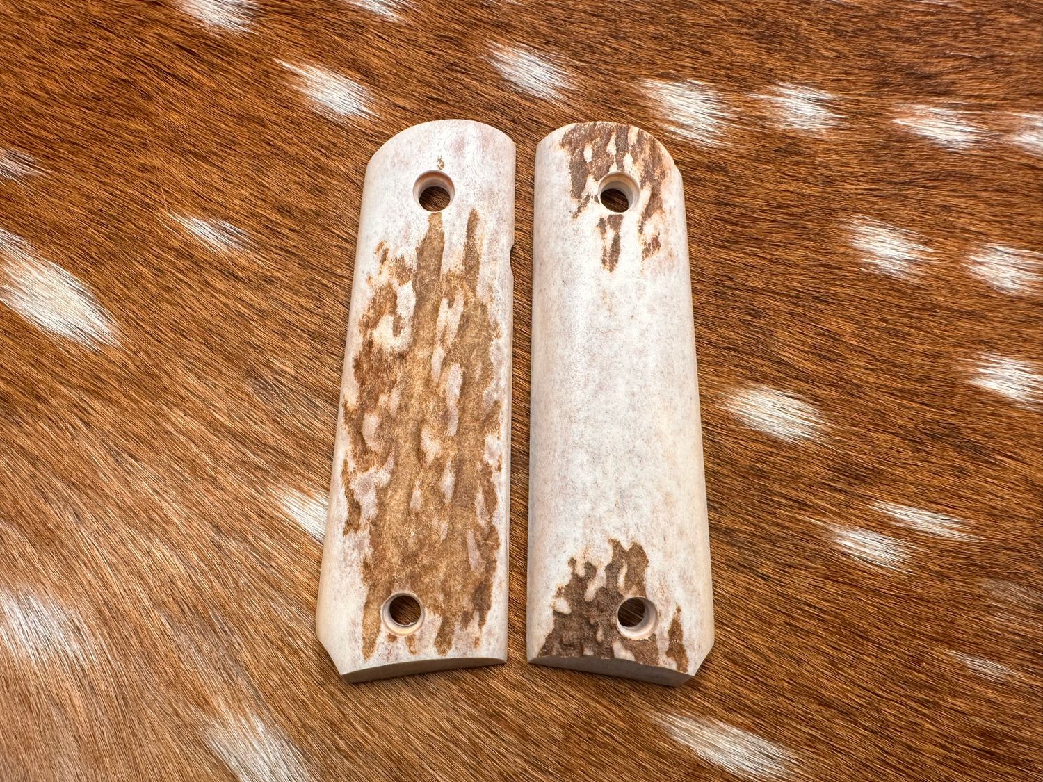 Traditional 1911 Stag Grips