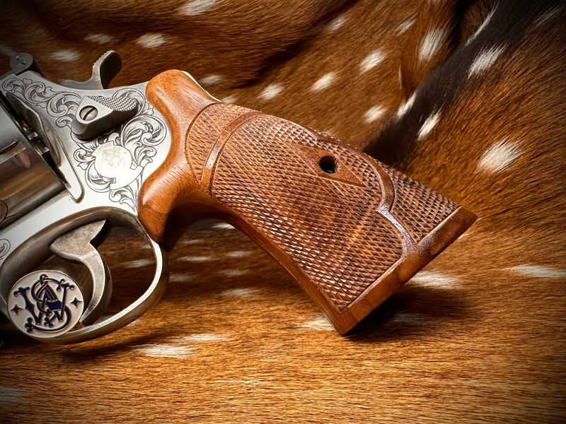 TGW Bear Hug Ropers (N Frame - Round Butt)