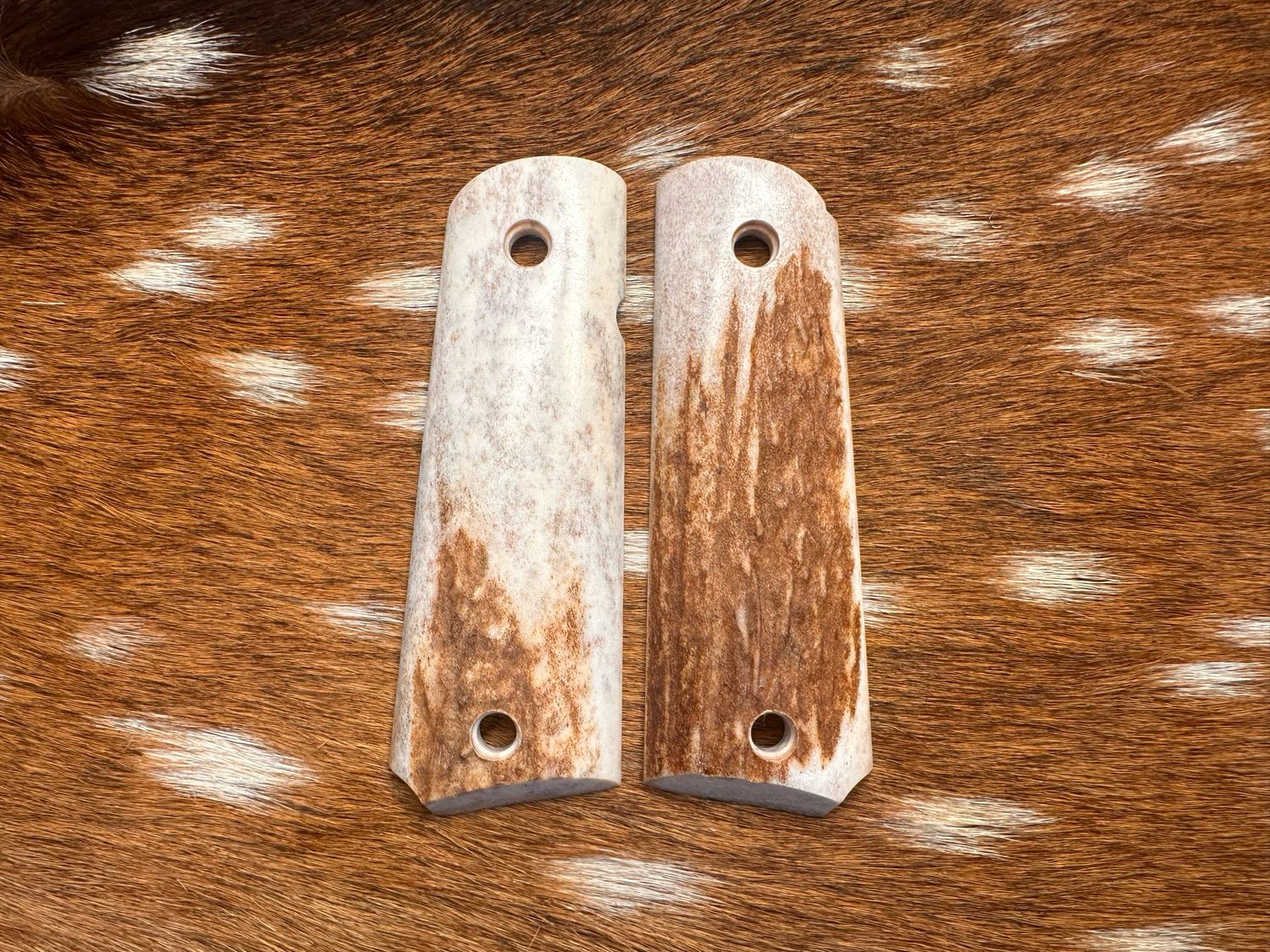 Traditional 1911 Stag Grips