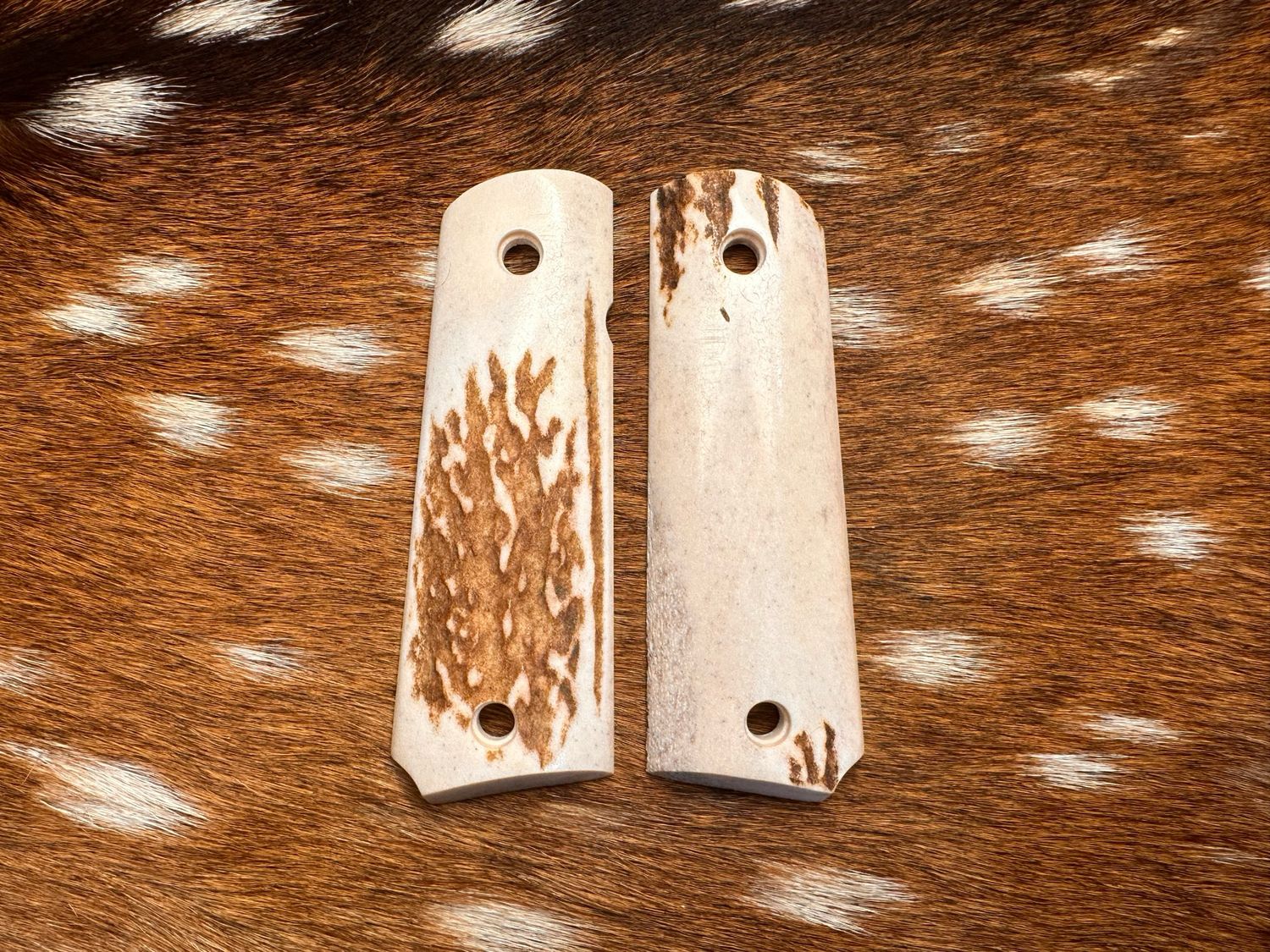 Traditional 1911 Stag Grips