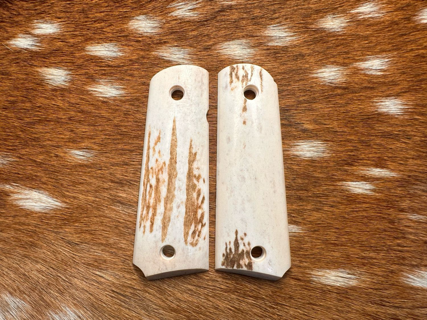 Traditional 1911 Stag Grips
