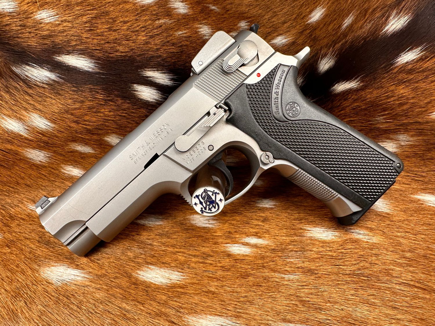 Smith & Wesson Model 4006 .40 S&W Pistol