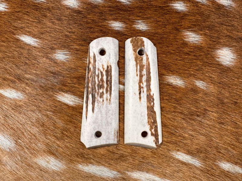 Traditional 1911 Stag Grips