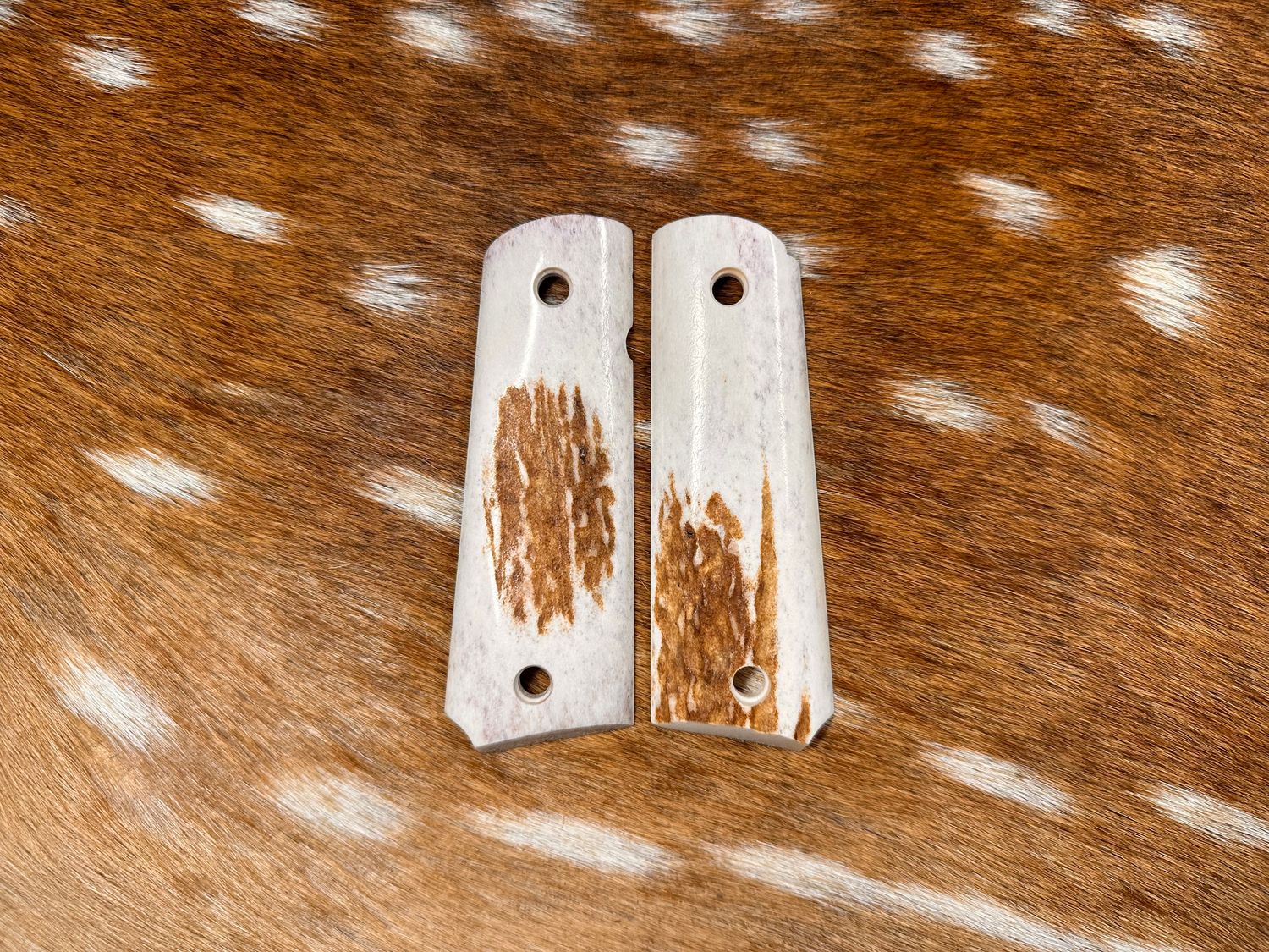 Traditional 1911 Stag Grips