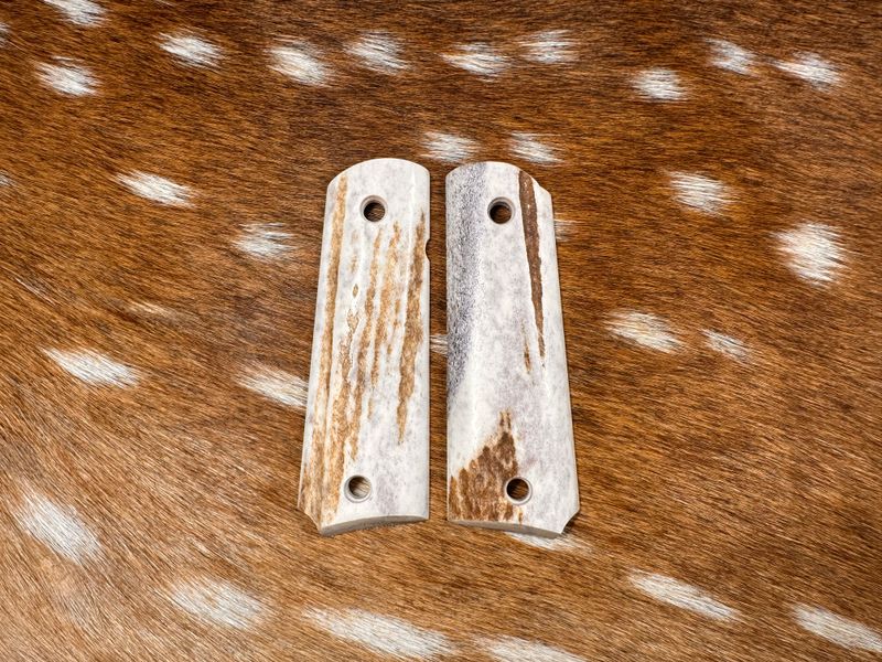 Traditional 1911 Stag Grips