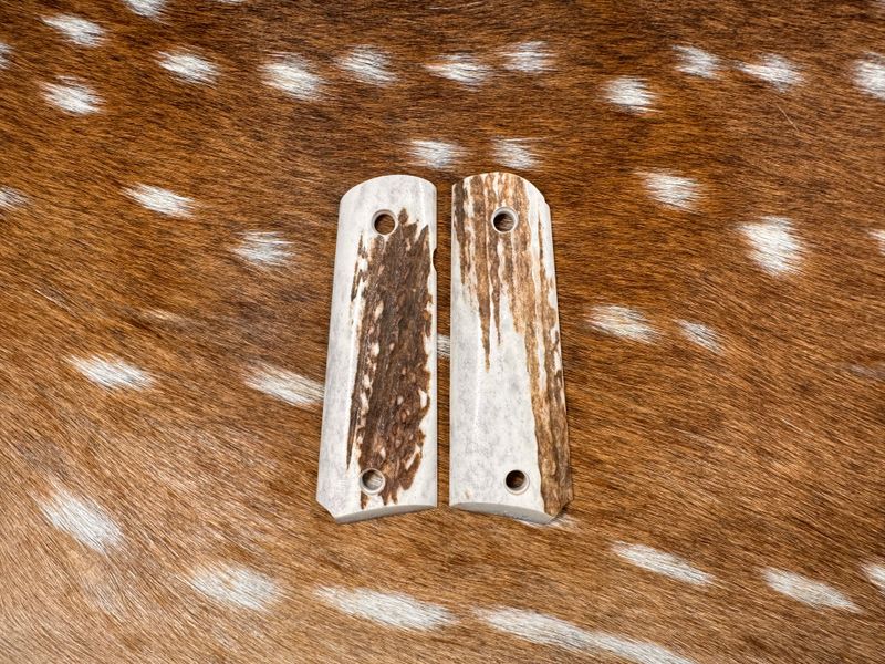 Traditional 1911 Stag Grips