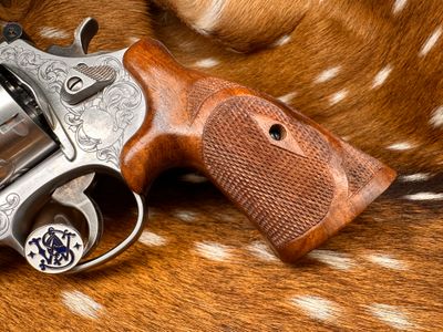 TGW Hand Checkered Bear Hug Ropers (N Frame - Round Butt)