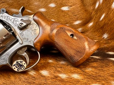 TGW Hand Checkered Bear Hug Ropers (N Frame - Round Butt)