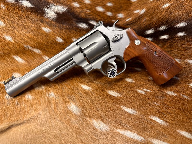 Pre-Lock Smith & Wesson Model 657-4 .41Magnum Revolver