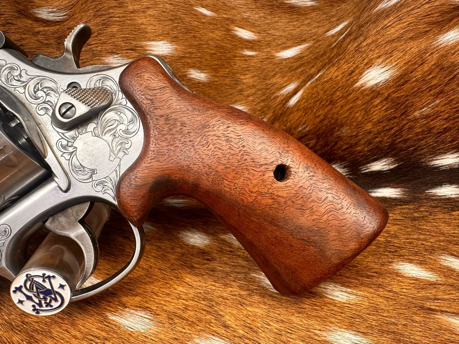 Smith & Wesson High Grade Walnut S&W Bear Hug Grips (N FRAME)