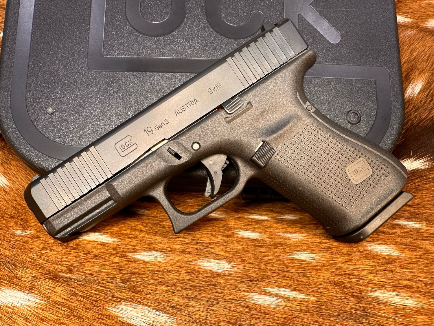 Like New in Box Glock 19 Gen 5 – 9x19mm Pistol Like New in Box Glock 19 Gen 5 – 9x19mm Pistol