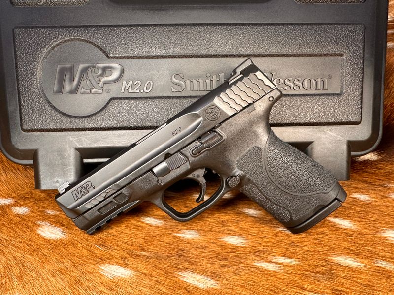 Smith & Wesson M&P9 M2.0 Compact — 9mm (15 Round) Smith & Wesson M&P9 M2.0 Compact — 9mm (15 Round)