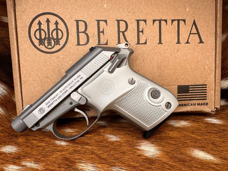 Lipsey's Exclusive Beretta 3032 Tomcat — “Ghost Buster” (Silver) — .32 ACP — New In Box Lipsey's Exclusive Beretta 3032 Tomcat — “Ghost Buster” (Silver) — .32 ACP — New In Box