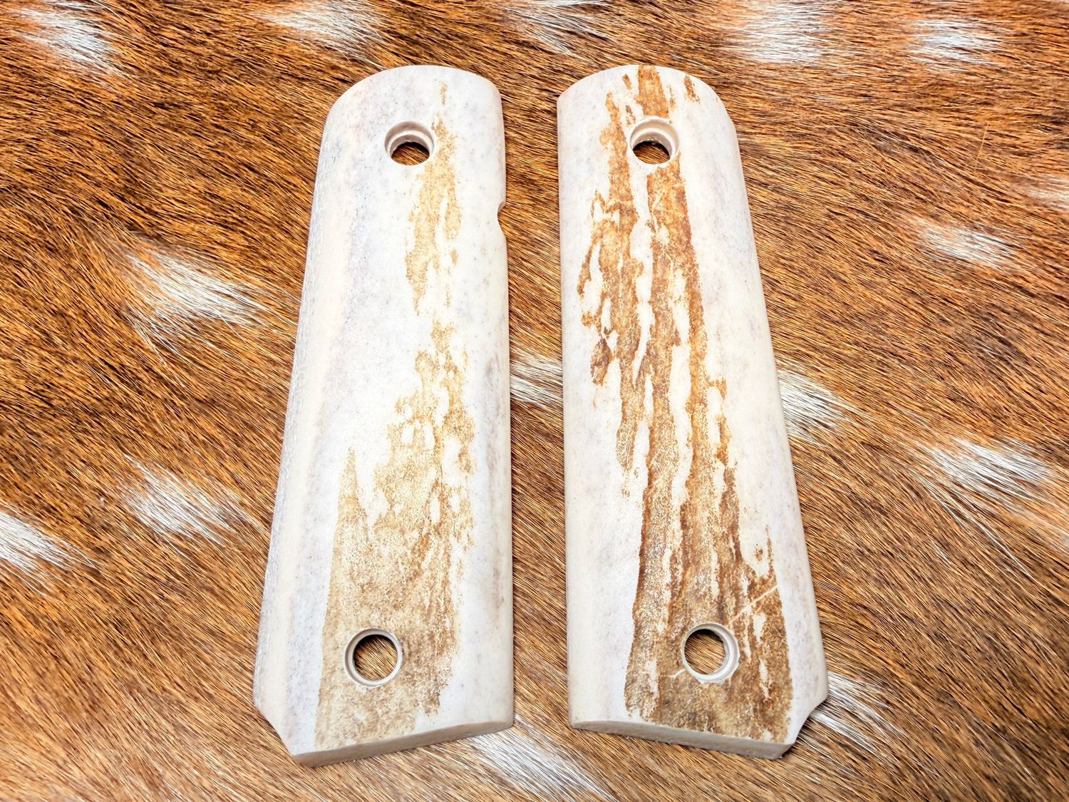 Traditional 1911 Stag Grips