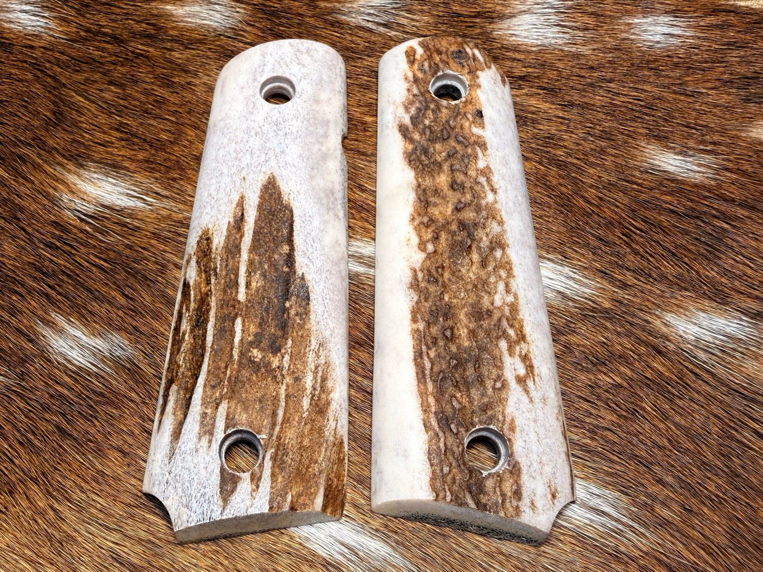 Traditional 1911 Stag Grips