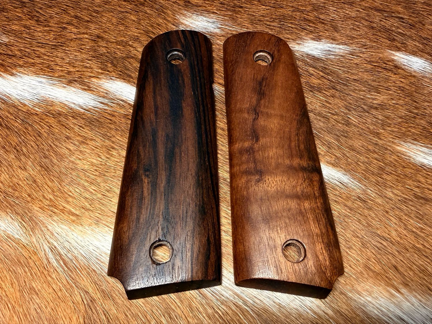 Traditional 1911 Walnut Grips Traditional 1911 Walnut Grips