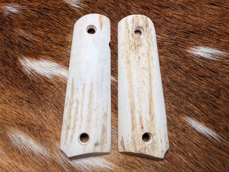 Traditional 1911 Stag Grips