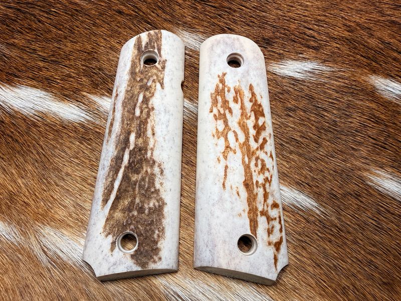 Traditional 1911 Stag Grips