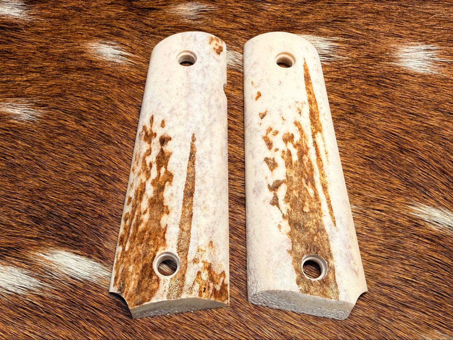 Traditional 1911 Stag Grips Traditional 1911 Stag Grips