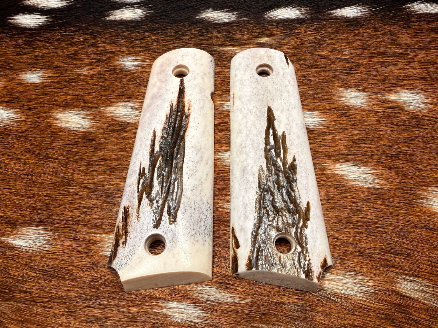 Traditional 1911 Stag Grips