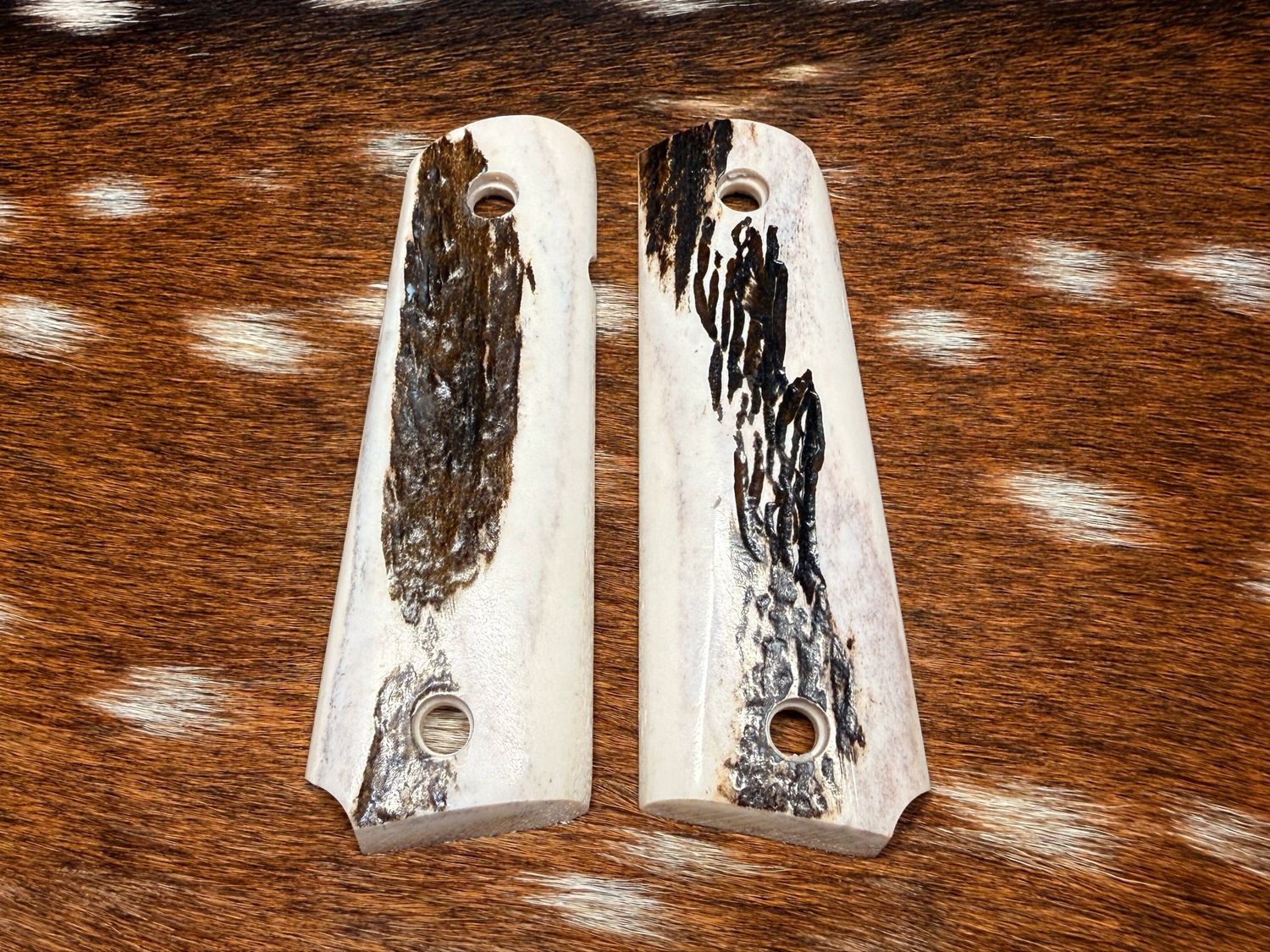 Traditional 1911 Stag Grips