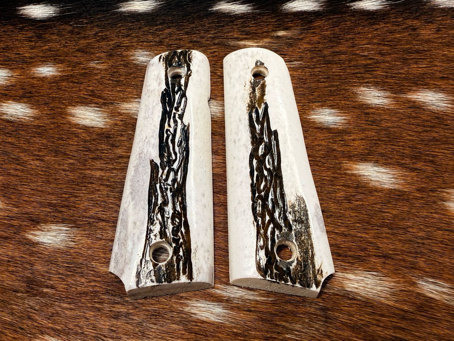 Traditional 1911 Stag Grips