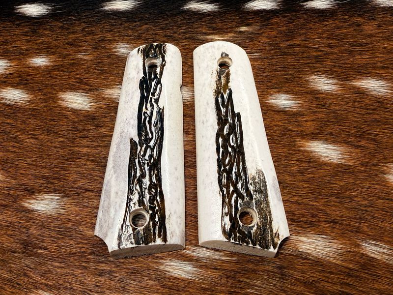 Traditional 1911 Stag Grips