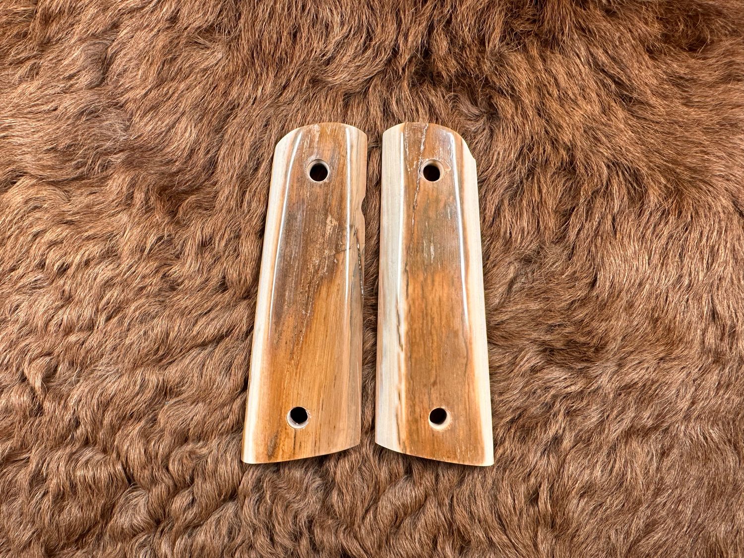 Magwell Mammoth Ivory Grips for 1911 Magwell Mammoth Ivory Grips for 1911