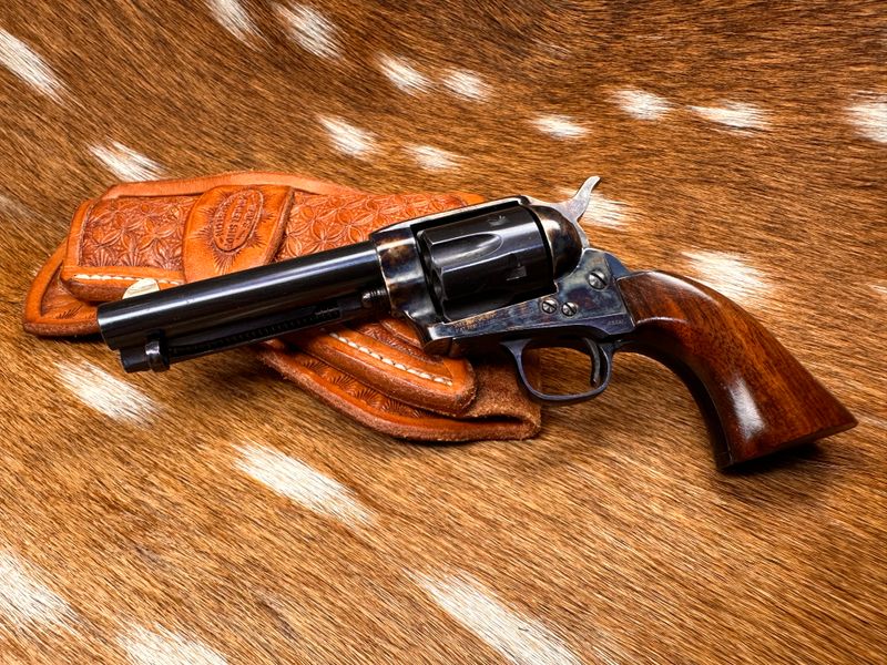 Uberti SAA Non-Firing Tiny Replica Revolver with Tad's Leather Holster Uberti SAA Non-Firing Tiny Replica Revolver with Tad's Leather Holster
