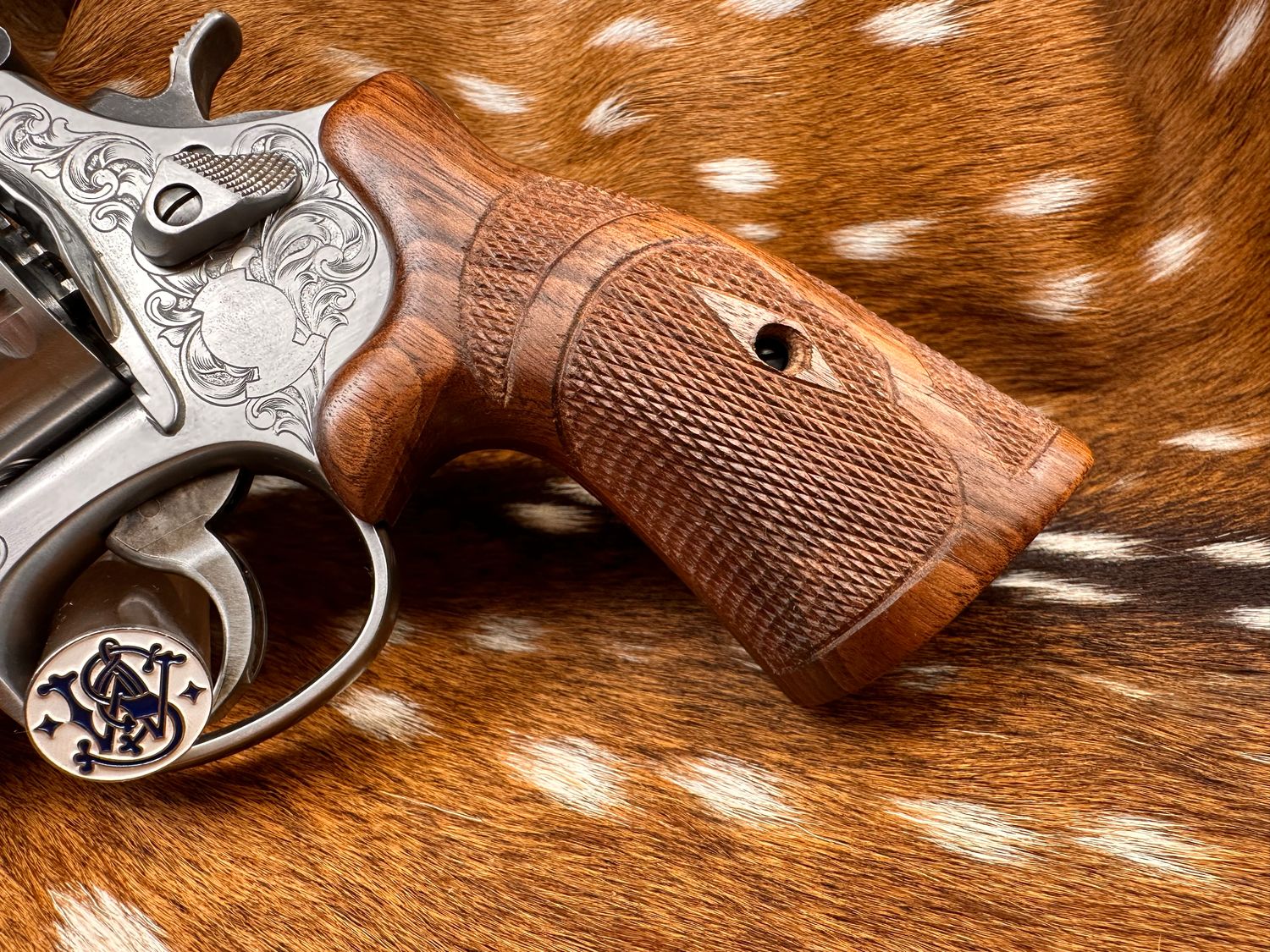 TGW Hand Checkered Bear Hug Ropers (N Frame - Round Butt)