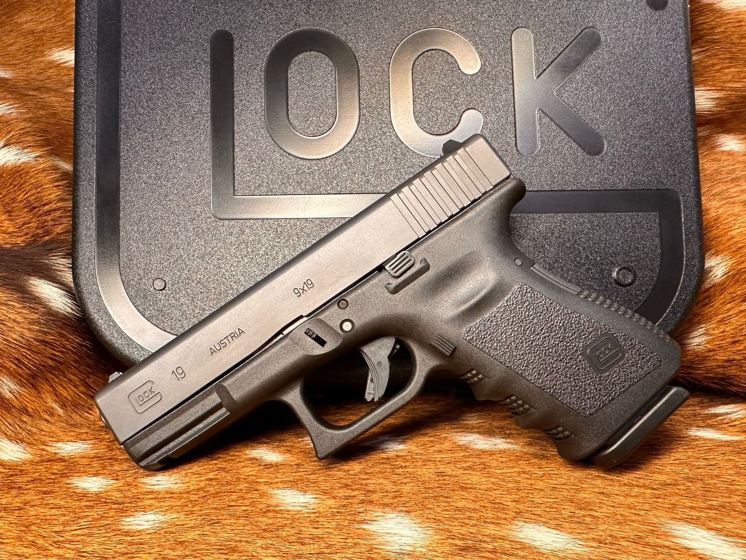 Glock 19 — Gen 3 — 9×19 — Brand New in Box Glock 19 — Gen 3 — 9×19 — Brand New in Box
