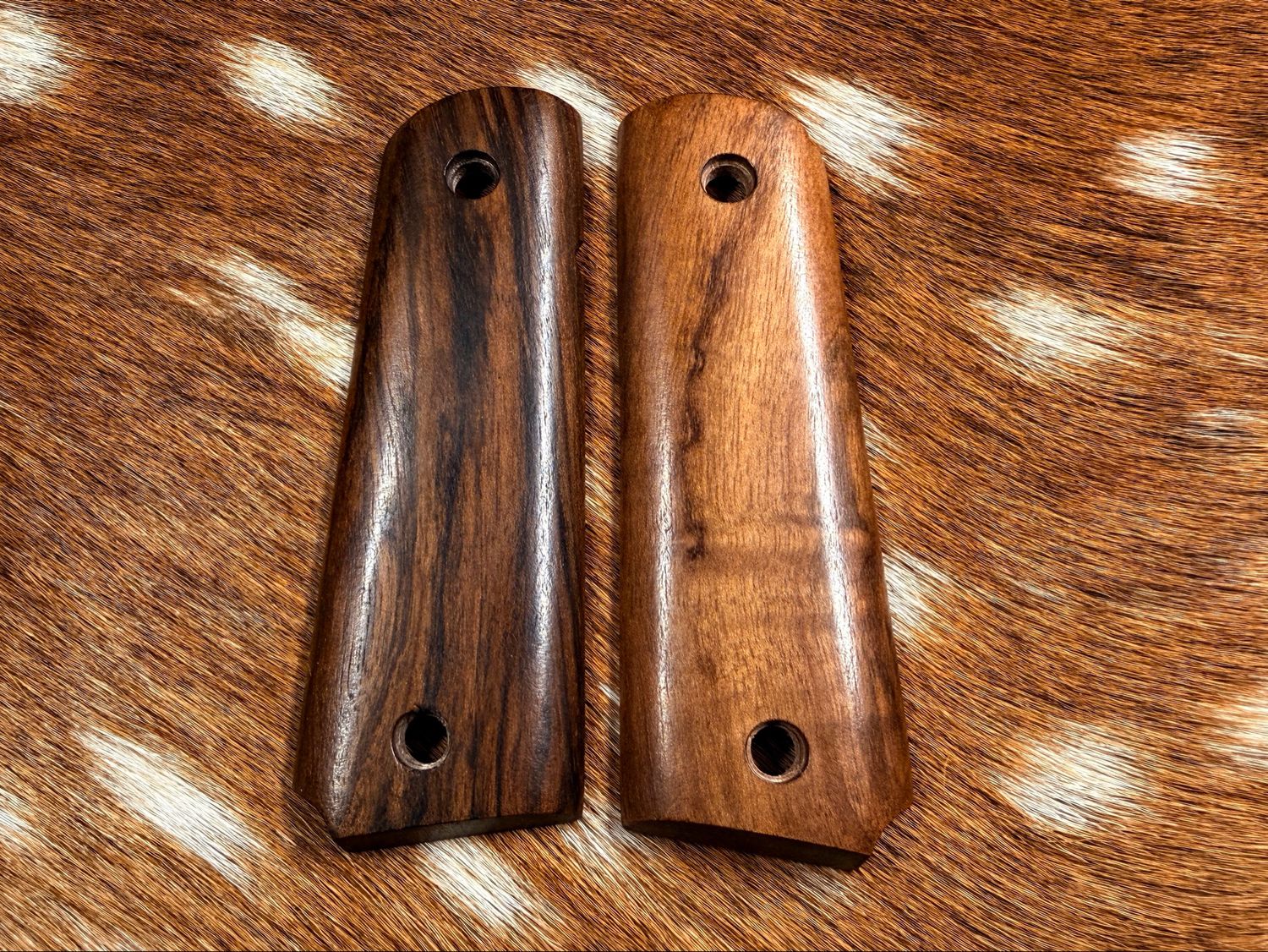 Traditional 1911 Walnut Grips