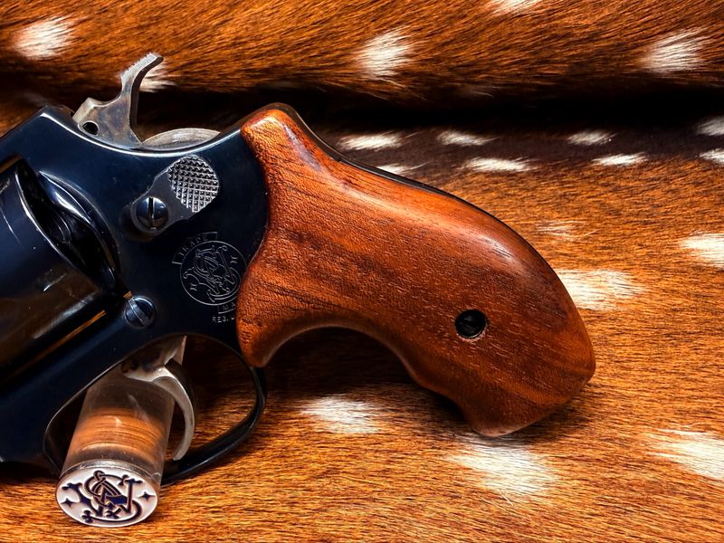 Smith & Wesson High Grade Walnut Grips (J Frame Boot Grip Finger Groove)