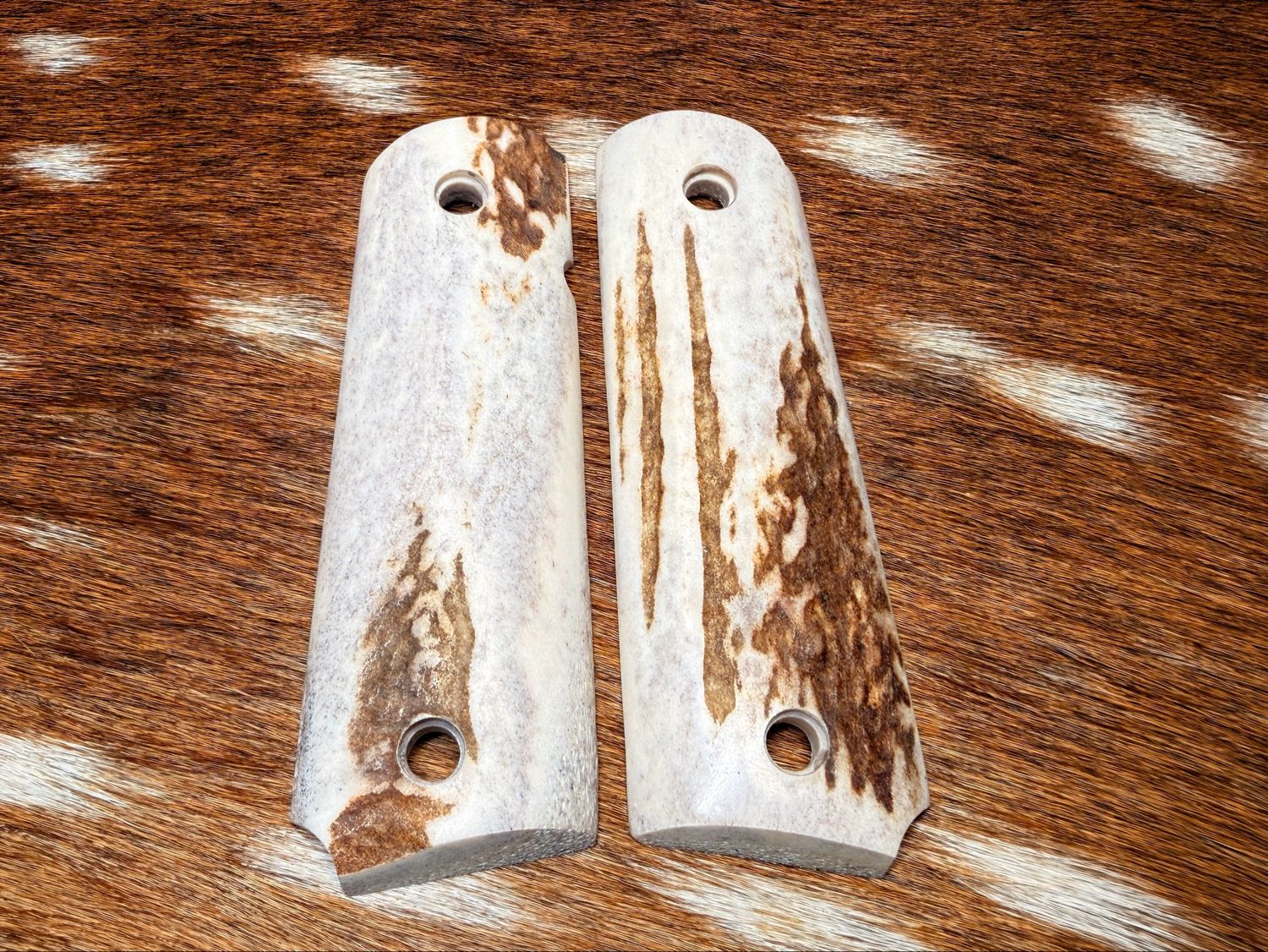 Traditional 1911 Stag Grips