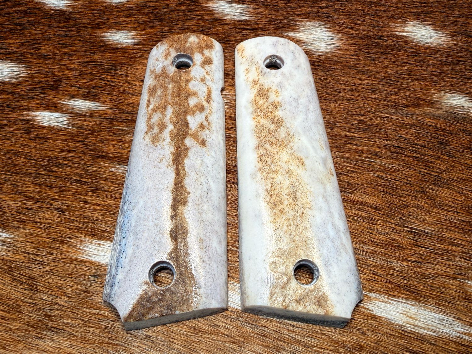 Traditional 1911 Stag Grips