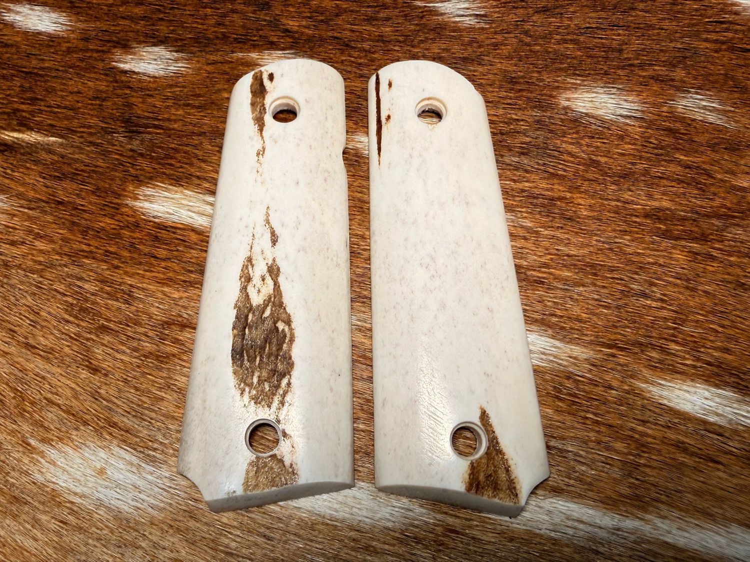 Traditional 1911 Stag Grips