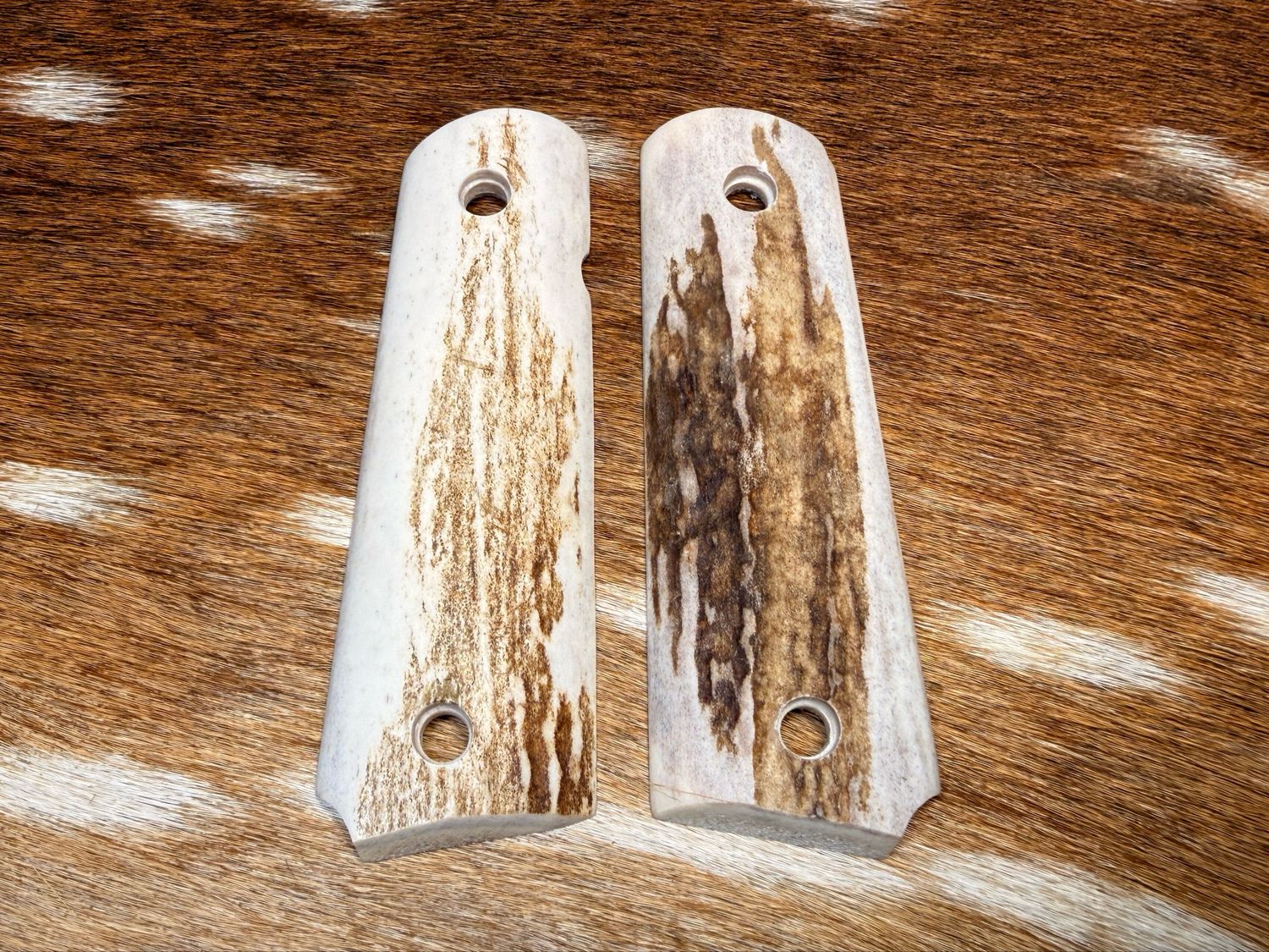 Traditional 1911 Stag Grips